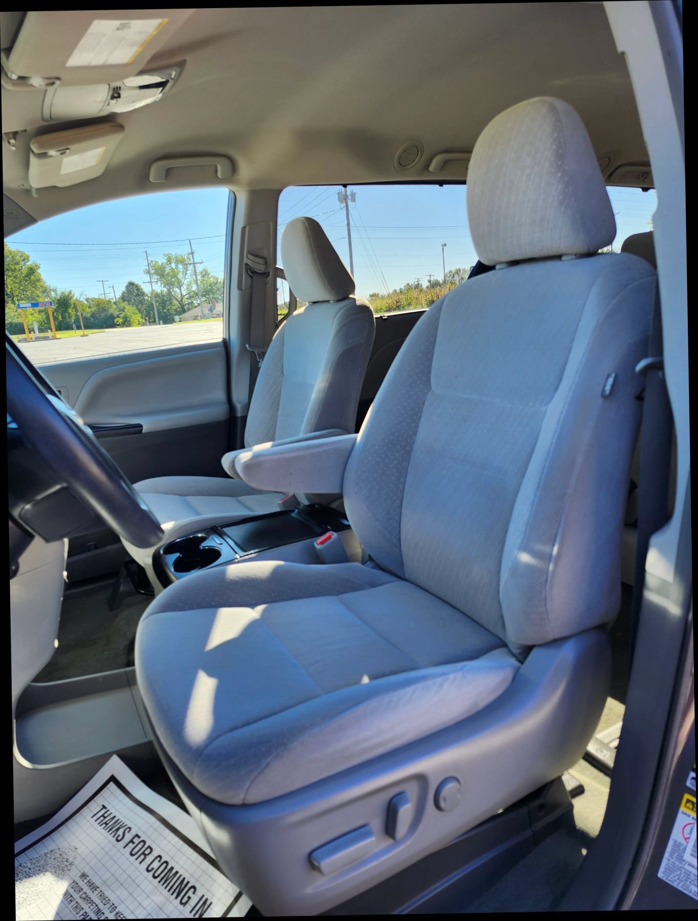 Used 2017 Toyota Sienna LE FWD image 11
