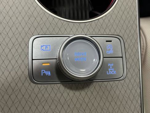 Used 2025 Genesis GV80 3.5T Prestige image 25