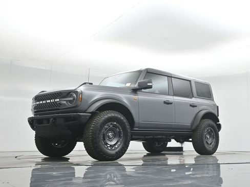 New 2025 Ford Bronco Badlands image 42