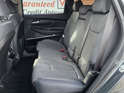 Used 2020 Hyundai Santa Fe SEL w/ Convenience Package image 9