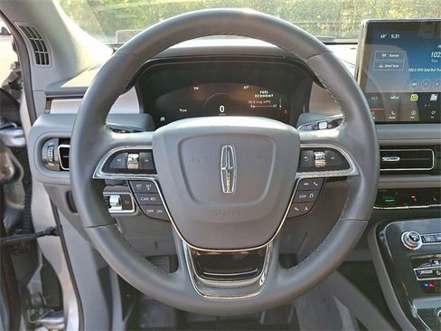 Used 2022 Lincoln Nautilus Reserve image 21