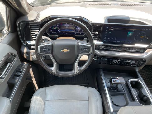 Used 2023 Chevrolet Silverado 1500 LTZ w/ LTZ Premium Package AWD/4WD image 7