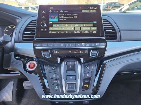 New 2026 Honda Odyssey Touring image 11