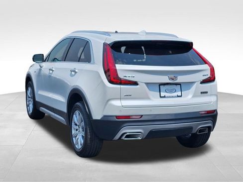 Used 2022 Cadillac XT4 Premium Luxury w/ Enhanced Visibility Package AWD/4WD image 3