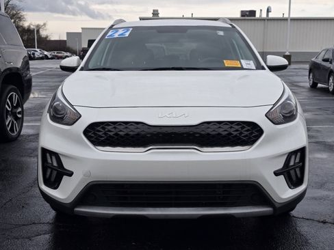 Used 2022 Kia Niro LX image 2