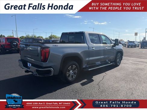 Used 2022 GMC Sierra 1500 SLT w/ Technology Package AWD/4WD image 7