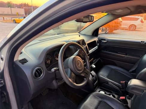 Used 2015 Jeep Compass Sport w/ Power Value Group image 3