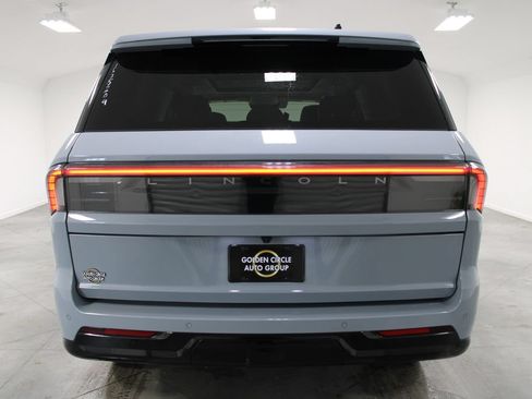 New 2026 Lincoln Navigator Reserve AWD/4WD image 7