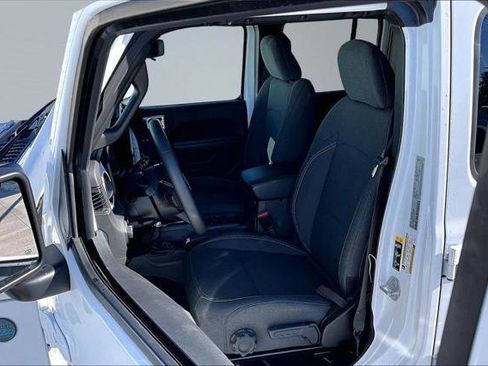 Certified 2024 Jeep Wrangler Unlimited AWD/4WD image 2