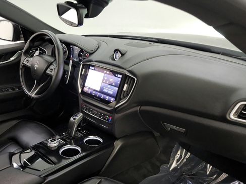 Used 2023 Maserati Ghibli Modena RWD image 34