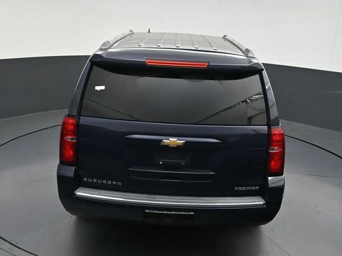 Used 2019 Chevrolet Suburban Premier RWD image 18