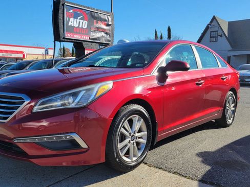 Used 2015 Hyundai Sonata SE w/ Cargo Package image 1