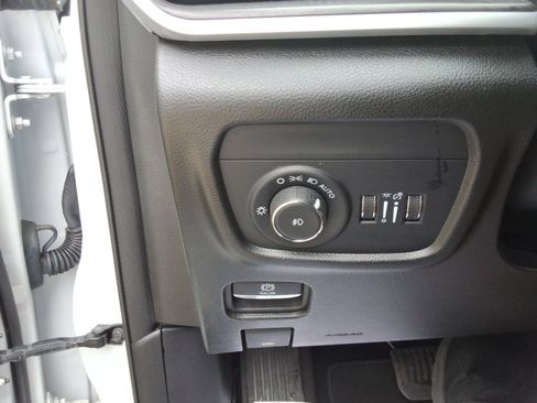 Used 2024 Jeep Grand Cherokee L Limited AWD/4WD image 19