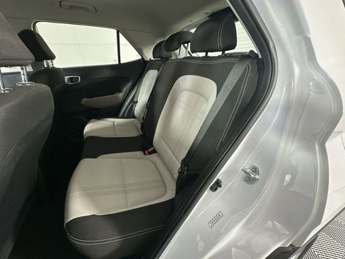 Used 2020 Hyundai Venue SEL FWD image 22