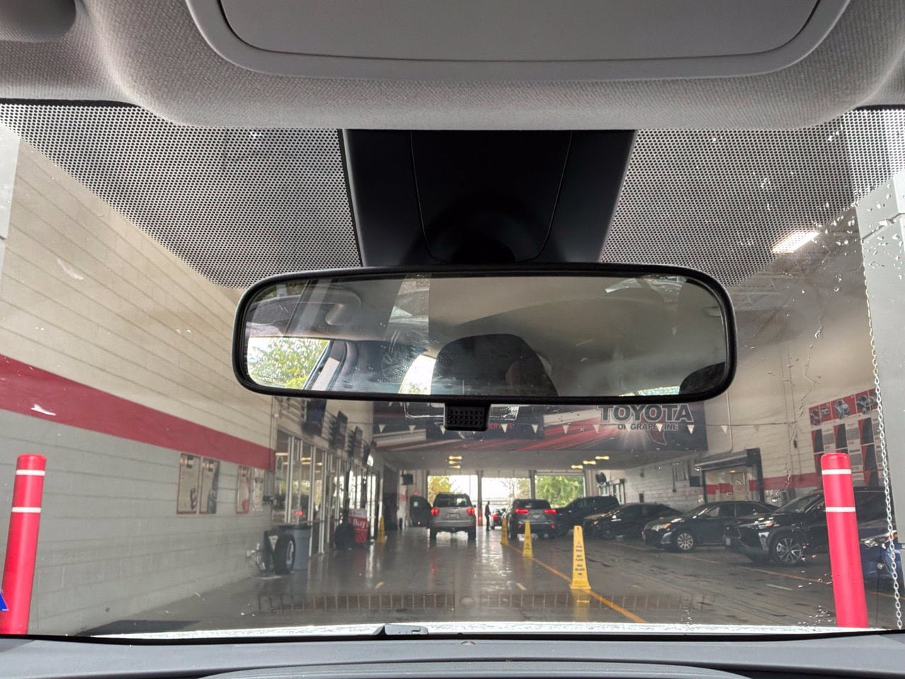 Used 2021 Toyota Prius LE FWD image 19