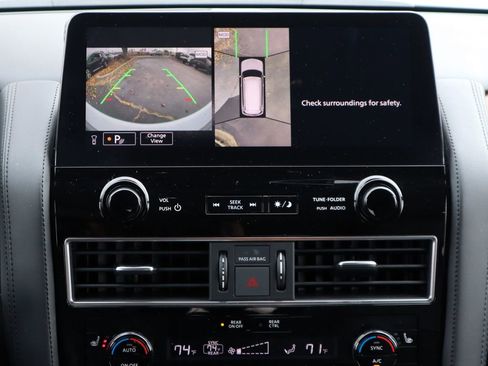 Used 2024 Nissan Armada SL image 18