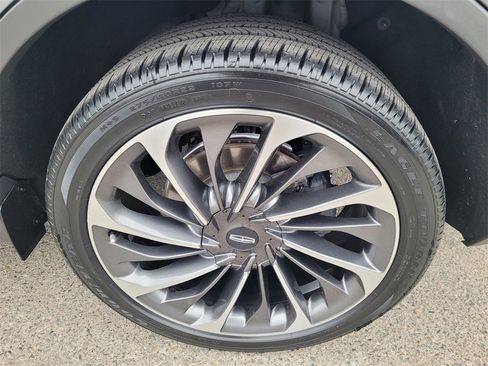 Used 2022 Lincoln Aviator Reserve w/ Equipment Group 201A image 27