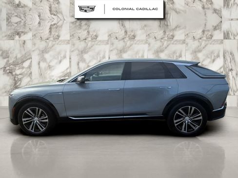 Used 2026 Cadillac Lyriq Premium Luxury AWD/4WD image 2