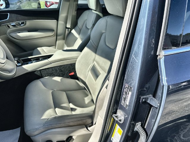 Used 2023 Volvo XC90 B5 Plus w/ Protection Package AWD/4WD image 14