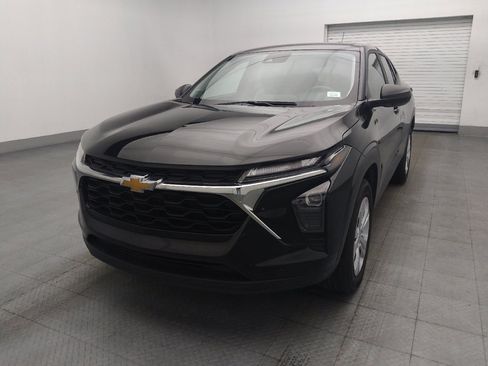Used 2025 Chevrolet Trax LS FWD image 15
