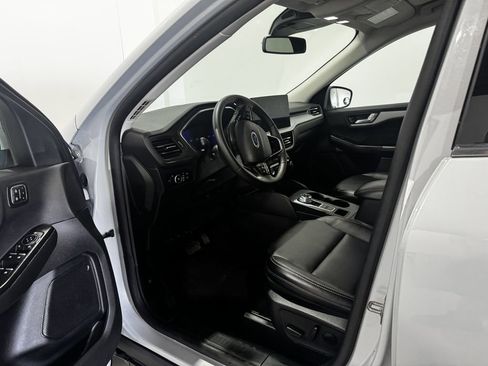Used 2025 Ford Escape Platinum AWD/4WD image 14