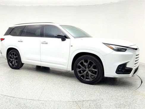 Used 2024 Lexus TX 500h AWD w/ Technology Package image 3