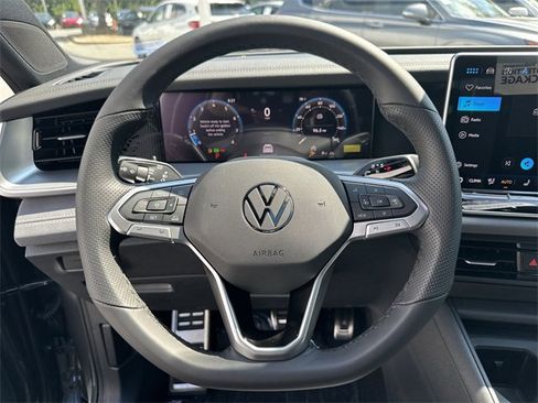 New 2025 Volkswagen Tiguan SE R-Line image 14