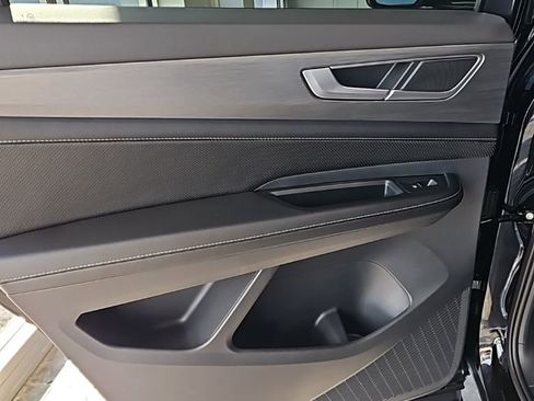 New 2026 Volkswagen Atlas Cross Sport SE FWD image 20