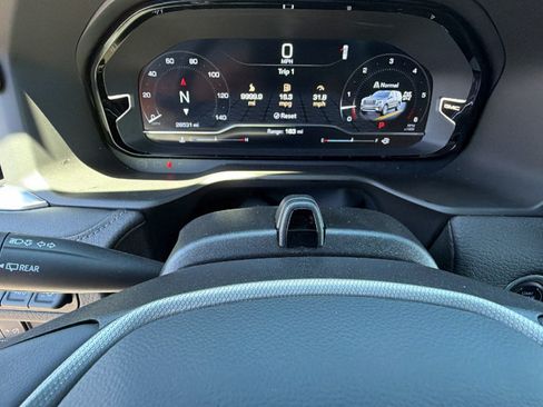 Used 2024 GMC Yukon Denali w/ Advanced Technology Package AWD/4WD image 21