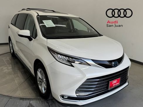Used 2021 Toyota Sienna Limited FWD image 1