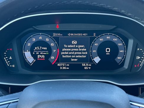 Used 2023 Audi Q3 2.0T Premium image 28