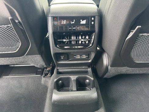 Used 2024 Jeep Grand Cherokee L Altitude image 15