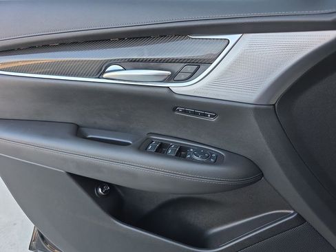 Used 2024 Cadillac XT6 Sport w/ Technology Package image 24