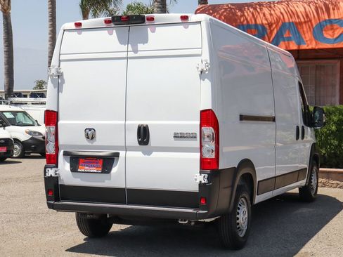 Used 2025 RAM ProMaster 2500 w/ Convenience Group FWD image 8