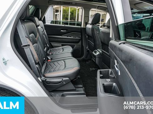 Used 2025 Nissan Pathfinder Platinum w/ Cargo Package AWD/4WD image 23