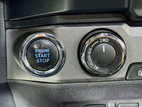 Used 2019 Toyota Tacoma TRD Off-Road w/ Technology Package image 27