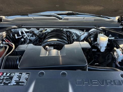 Used 2018 Chevrolet Suburban Premier image 34