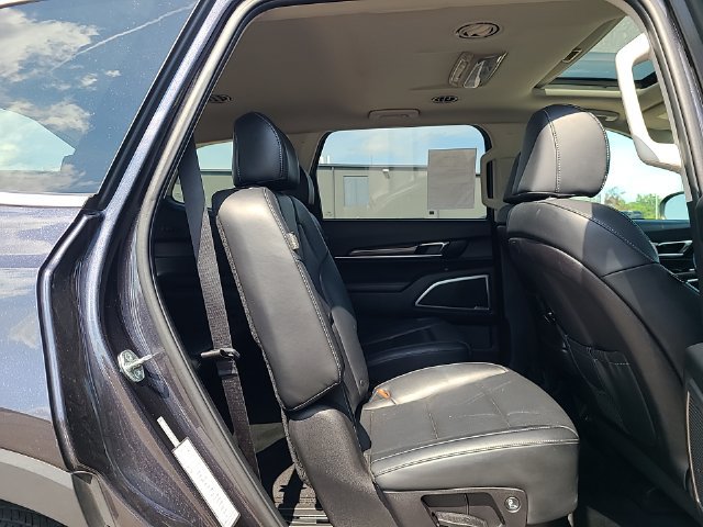 Used 2025 Kia Telluride S FWD image 32