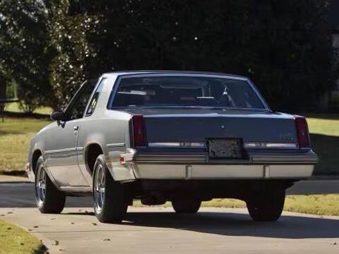 Used 1987 Oldsmobile Cutlass Supreme Salon image 8