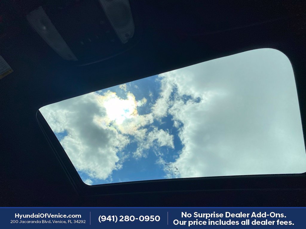Used 2023 Dodge Durango R/T RWD image 5