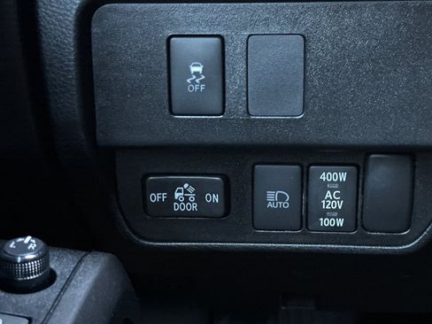 Used 2021 Toyota Tacoma TRD Off-Road w/ Technology Package AWD/4WD image 30