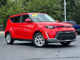 Used 2023 Kia Soul LX w/ LX Technology Package image 2