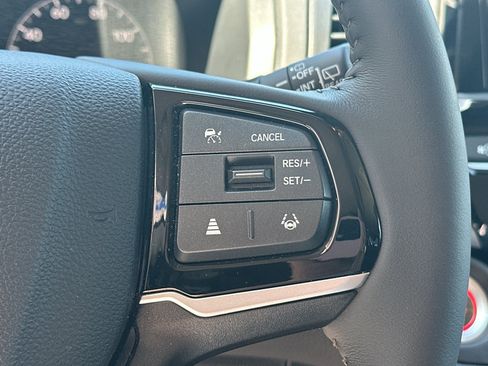 Used 2025 Honda Odyssey EX-L image 17