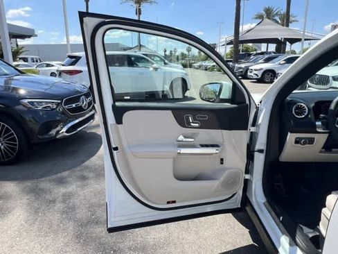 New 2026 Mercedes-Benz GLB 250 4MATIC image 11