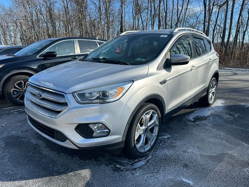 Used 2019 Ford Escape Titanium image 1