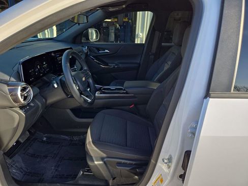 Used 2025 Chevrolet Equinox LT image 10