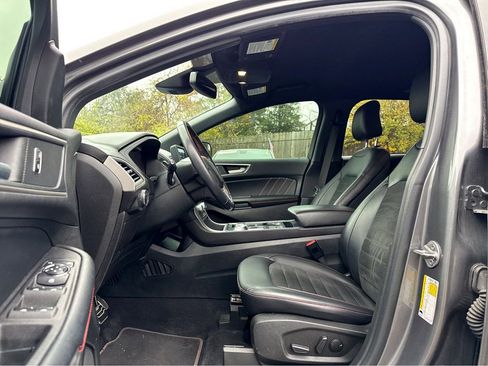 Used 2022 Ford Edge ST-Line image 11