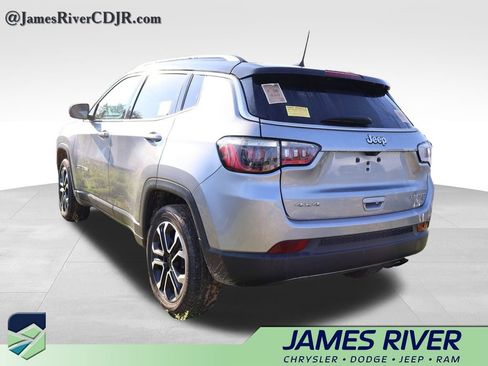 Used 2022 Jeep Compass Limited AWD/4WD image 23
