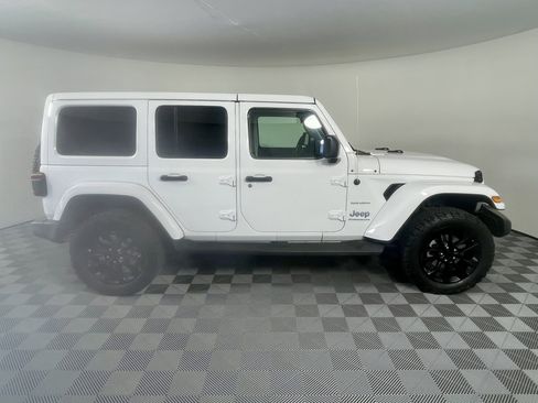 Used 2023 Jeep Wrangler Unlimited Sahara AWD/4WD image 6