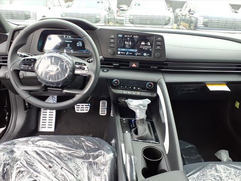 Certified 2026 Hyundai Elantra Sport image 12